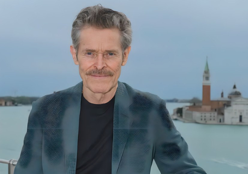 Wilhem Dafoe shines theatre Venice Bienale