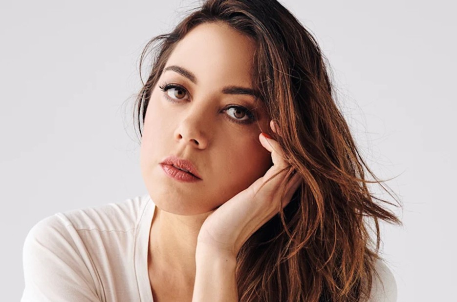 Aubrey Plaza returns to New York stage