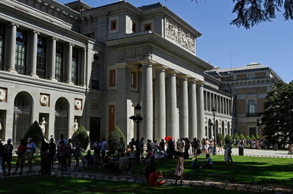 Museo Del Prado’s New Exhibition 'Reversos’ Explores the Backs of Iconic Paintings